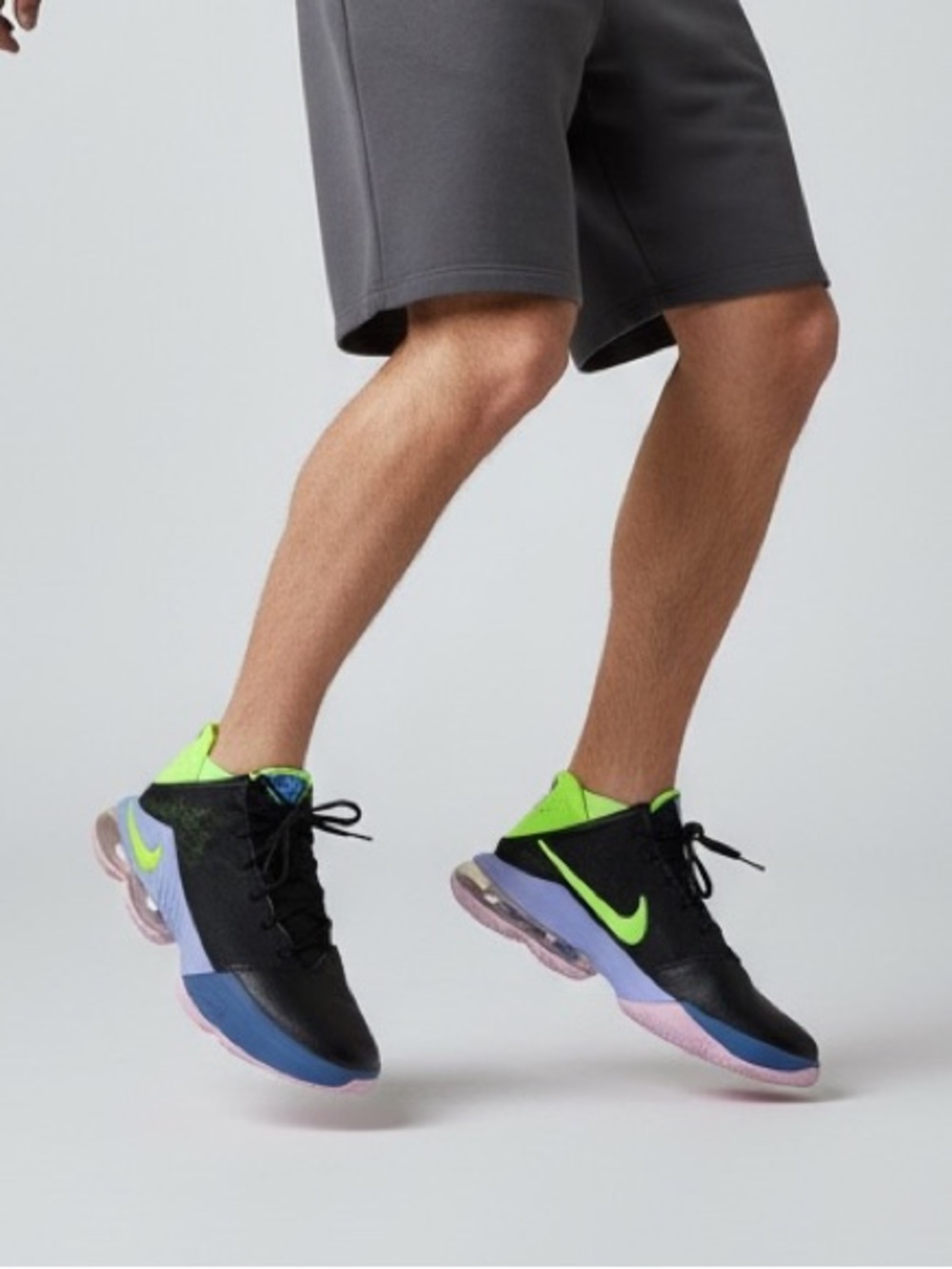 Nike LeBron XIX Black Sneakers Neon Green & Purple Accents Men Shoes Size 8 New